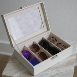 4 PIECE VANITY CASE - BLACK -Sunglasses Sales 04 2023 larissa.montana VANITYCASE 4PIECE WHITE2