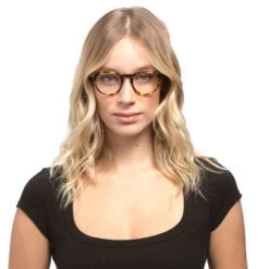 SAWYER - AMBER TORTOISE + POLARIZED PRESCRIPTION GLASSES -Sunglasses Sales 2018 diff onmodel women 800px 095 71fe748f 3575 4607 9c55 593986450c74