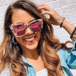 BECKY IV - CREAM TORTOISE + PINK MIRROR SUNGLASSES -Sunglasses Sales 2020 diff web pdp 0003 2020 diff web pdp 0021 10 2020 stylish samantha BeckyII 5527fbcf 43ca 4fb3 afd8 b6743e82c8fa