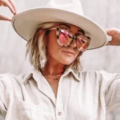 BECKY IV - CREAM TORTOISE + PINK MIRROR SUNGLASSES -Sunglasses Sales 2021 DIFF Web PDP theohiogirljaz BECKYIV 1600x1600 f940633c 02b9 4e04 81b3 9d2795354ff3