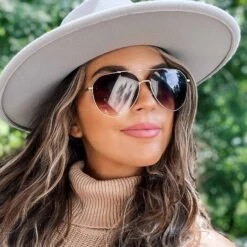 DASH - BRUSHED GOLD + COFFEE GRADIENT SUNGLASSES -Sunglasses Sales 2022 DIFF Sept Web Lifestyle UGC PDP Resizing Dash Brushed Gold Coffee Gradient