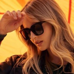 BELLA - BLACK + GREY + POLARIZED SUNGLASSES -Sunglasses Sales 2022 Diff Holiday Core BELLA Black Grey BK GR10P 1 PDP