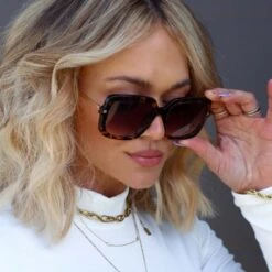 SANDRA - ESPRESSO TORTOISE + GREY GRADIENT SUNGLASSES -Sunglasses Sales 2023 DIFF Web PDP Sandra Espresso Tortoise Grey Gradient 2