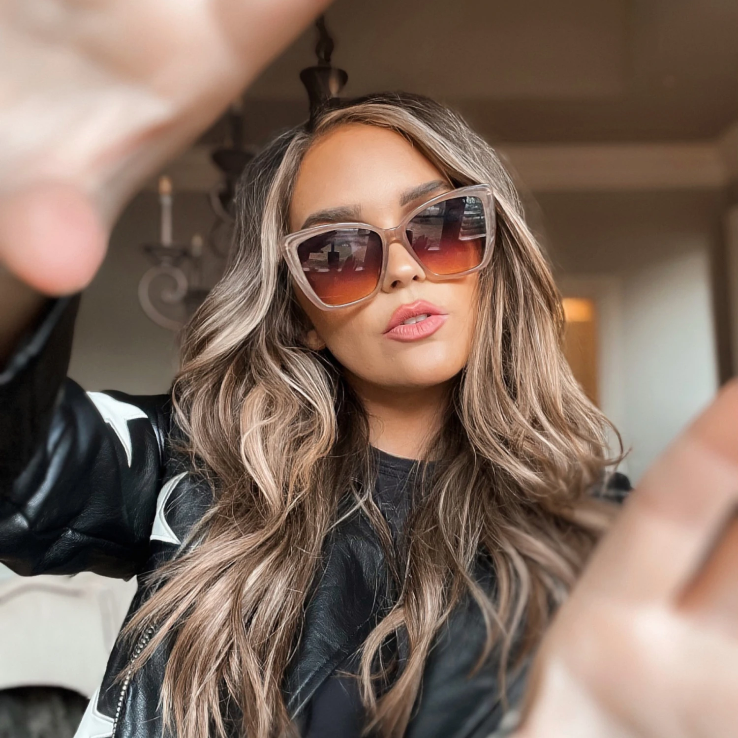 BECKY II - WARM TAUPE + TWILIGHT GRADIENT SUNGLASSES 9 BECKY II - WARM TAUPE + TWILIGHT GRADIENT SUNGLASSES - Image 7