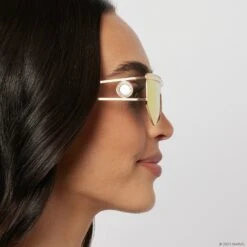 IRON MAN - BRUSHED GOLD + RED MIRROR + POLARIZED SUNGLASSES -Sunglasses Sales DIFF Web PDP Avengers IronMan Female 03