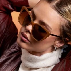 BECKY II - SALTED CARAMEL + BROWN GRADIENT + POLARIZED SUNGLASSES -Sunglasses Sales DIFF Web PDP SaltedCaramel BeckyII 02