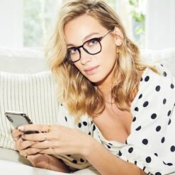 NOEL - BLACK + CLEAR GLASSES -Sunglasses Sales NOEL black lifestylePDP1 2c605eee 85e0 45ec 9ef8 231721f70132