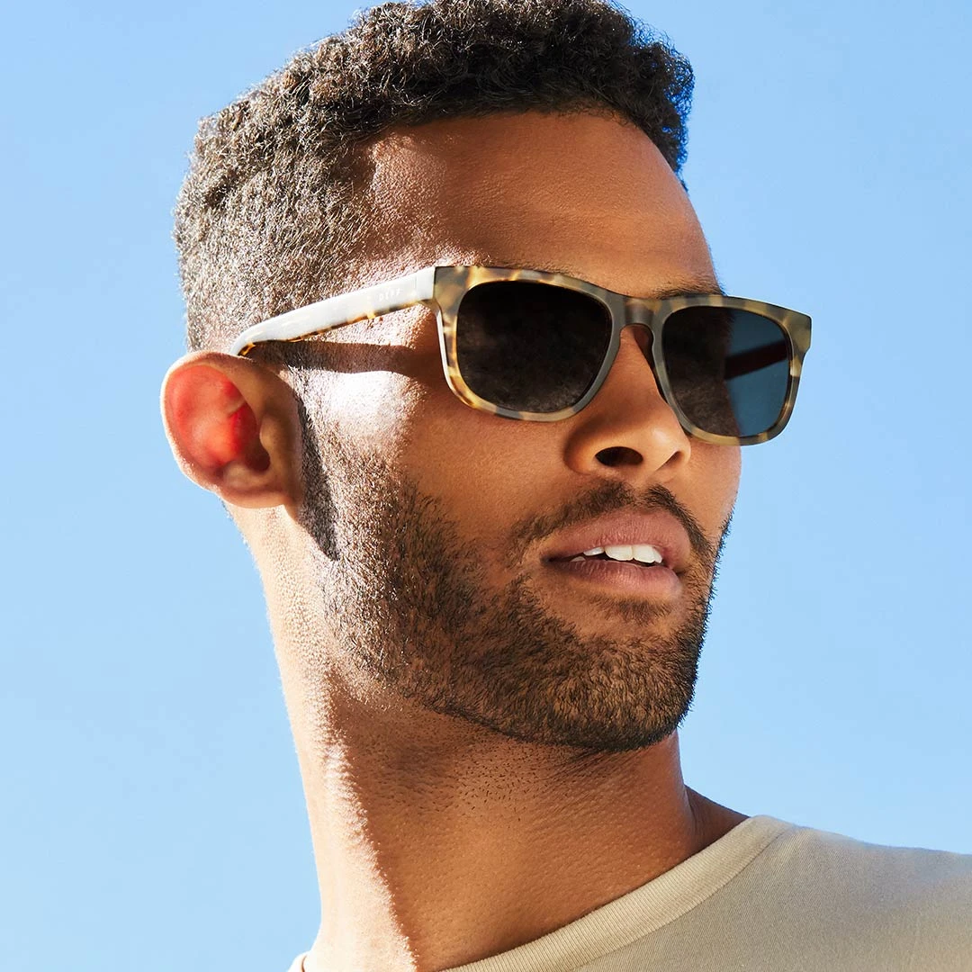 RILEY - AMBER TORTOISE + BLUE MIRROR SUNGLASSES 6 RILEY - AMBER TORTOISE + BLUE MIRROR SUNGLASSES - Image 4