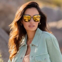 BECKY - MATTE BLACK + GOLD MIRROR SUNGLASSES -Sunglasses Sales becky MB GM18 lifestyle