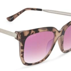 HAILEY - BLUSH TORTOISE + ROSE GRADIENT SUNGLASSES -Sunglasses Sales diff eyewear hailey blush tortoise rose gradient sunglasses alt 4