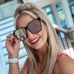 SIA - BLACK + CHERRY BLOSSOM MIRROR SUNGLASSES -Sunglasses Sales diff eyewear womens sunglasses ambermiller sia black cherry blossom mirror v4